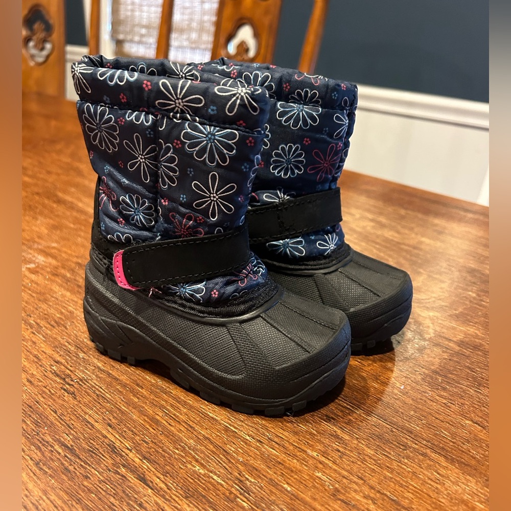 Toddler Snow Boots / Winter Boots Size 6